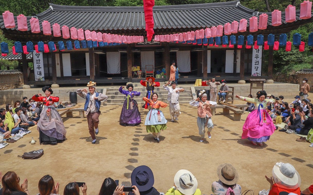 Hwadamsup, Folk Village, Hwaseong Fortress, Jebudo Sea Cable Car