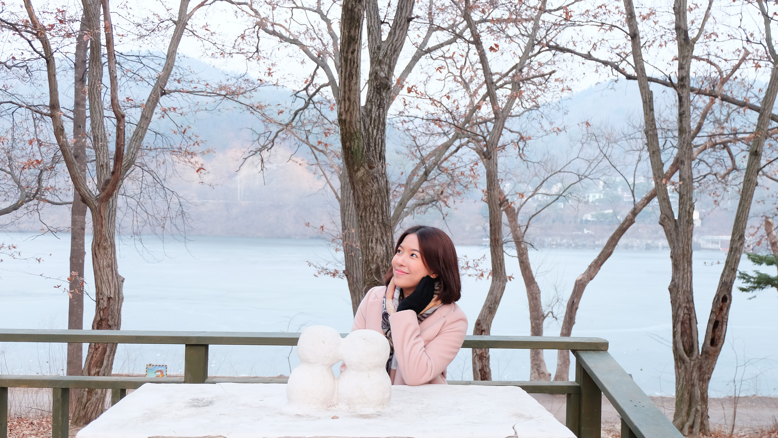 冬季的南怡島化身為寧靜的世外桃源,白雪皚皚,最適合漫步其中,飽覽絕美雪景。 冬季的南怡島化身為寧靜的世外桃源,白雪皚皚,最適合漫步其中,飽覽絕美雪景。