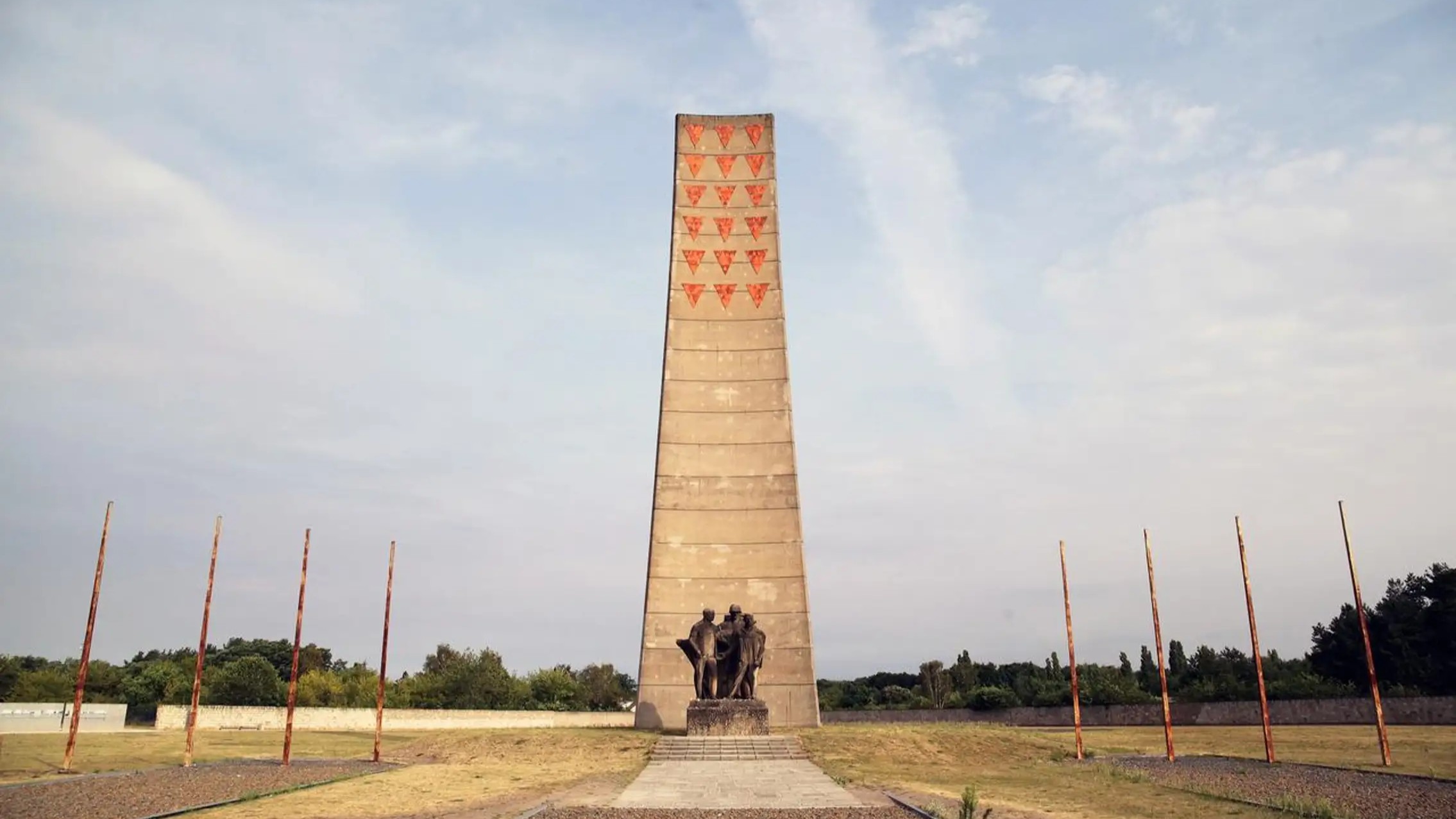 紀念納粹迫害與壓迫受害者的薩克森豪森中央紀念塔 紀念納粹迫害與壓迫受害者的薩克森豪森中央紀念塔