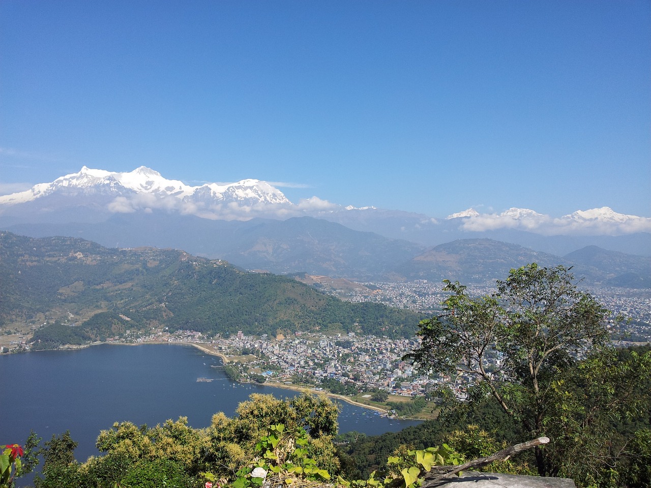 博卡拉：參加薩朗科特日出喜馬拉雅山之旅的團體