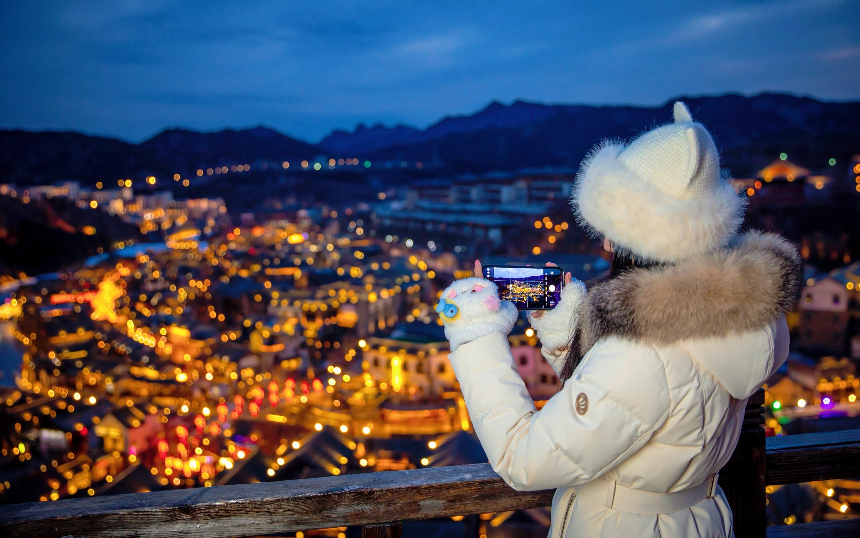 Beijing Gubei Water Town & Simatai Great Wall 2-Day Tour