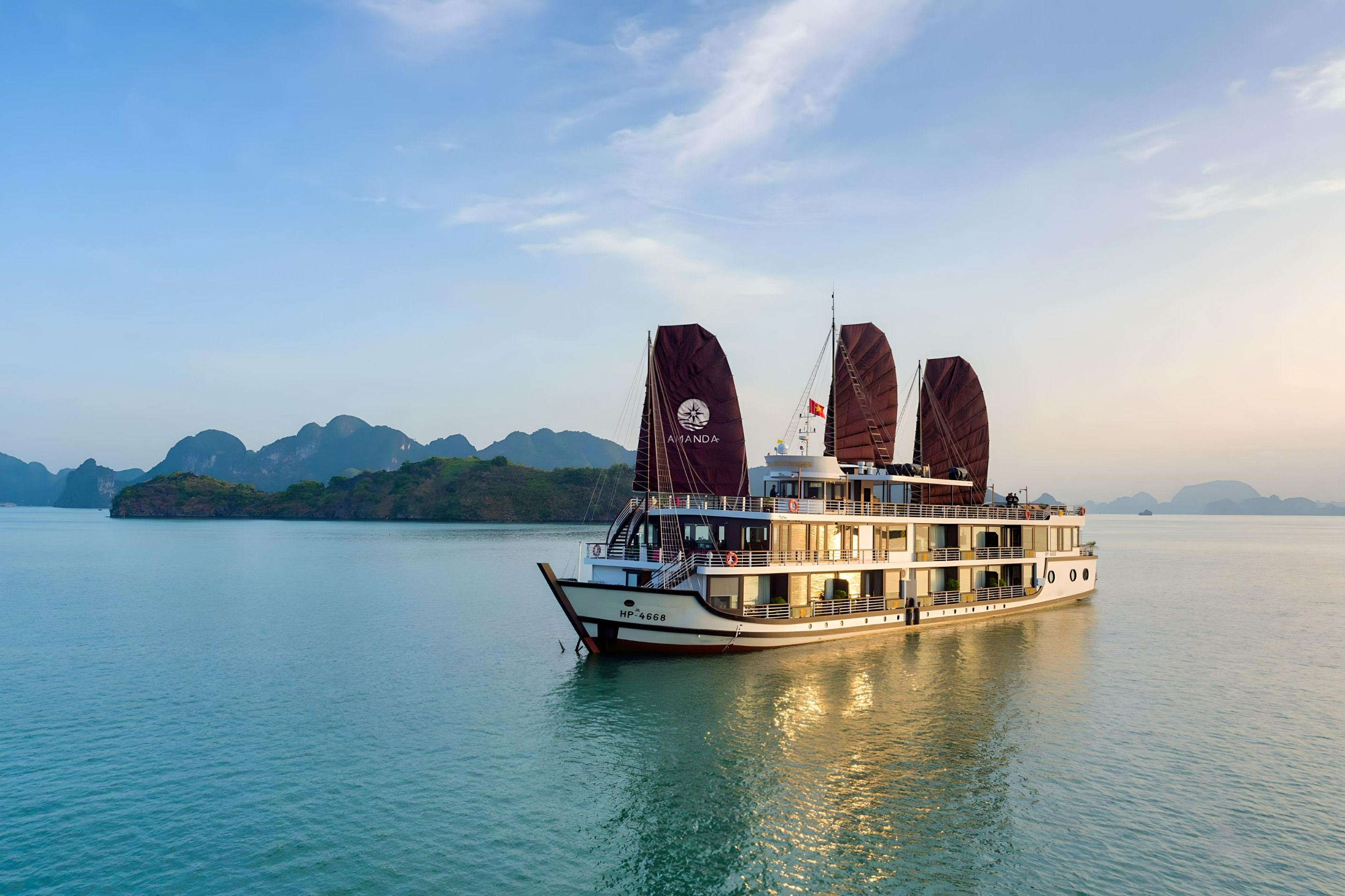 Amanda Luxury 2D1N круиз: тур по заливу Ха Лонг и заливу Лан Ха
