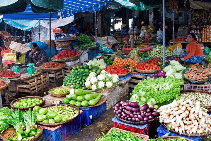 Da Nang Cooking Class: Famous Local Dishes & Market Tour by Apron Up