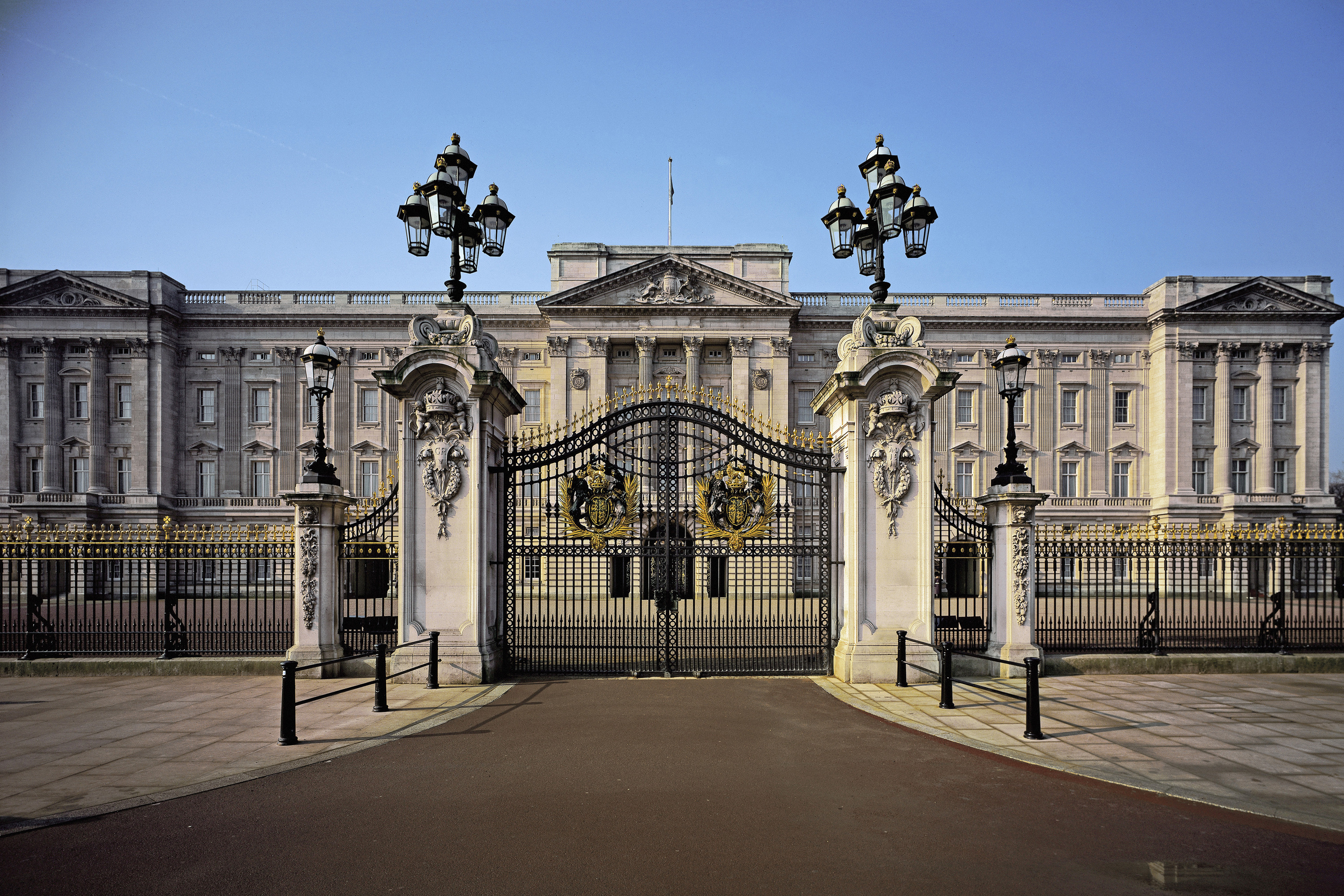 Buckingham Palace: Everything You Need Before Visiting