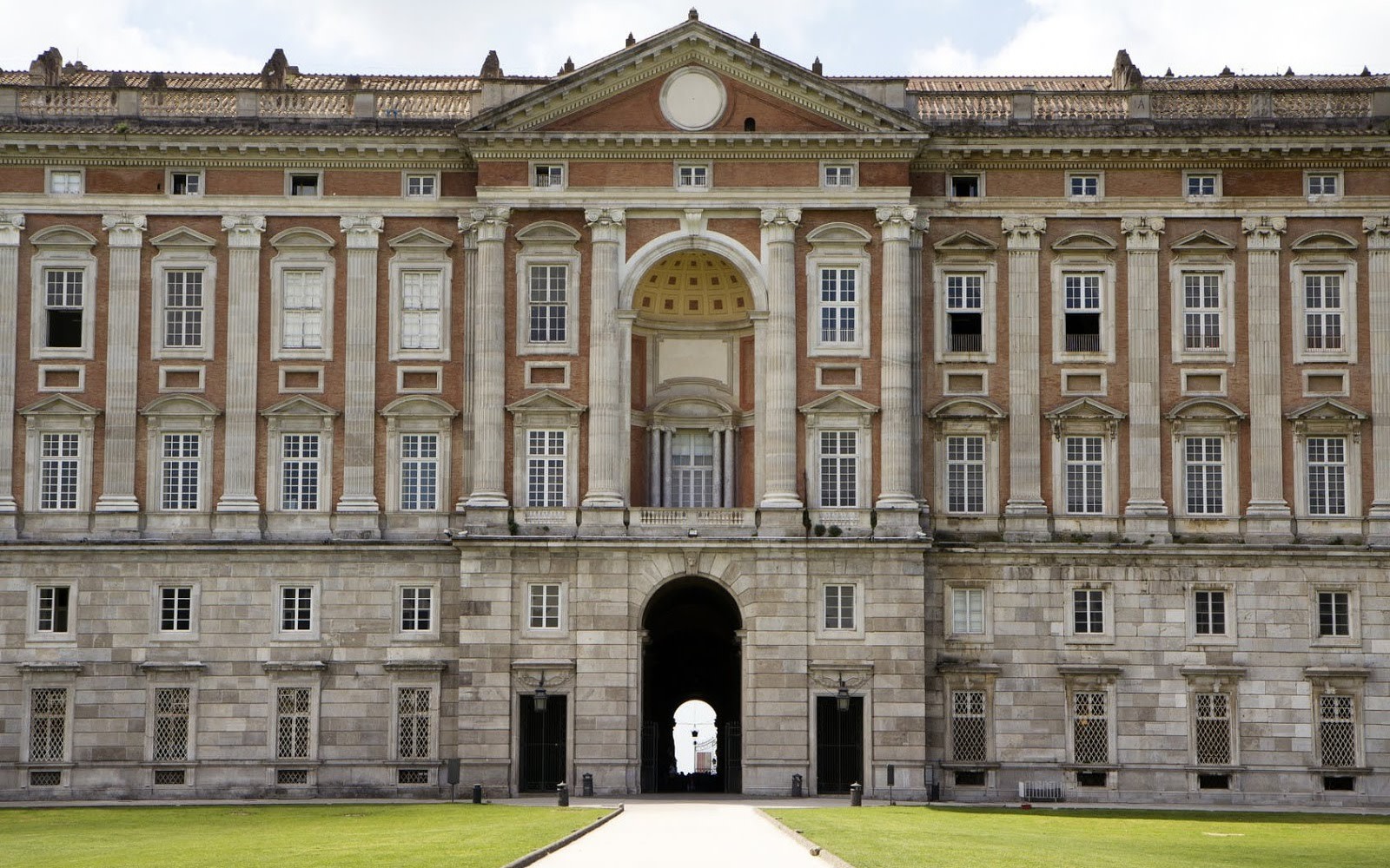 Royal Palace of Caserta Half-Day Small Group Experience