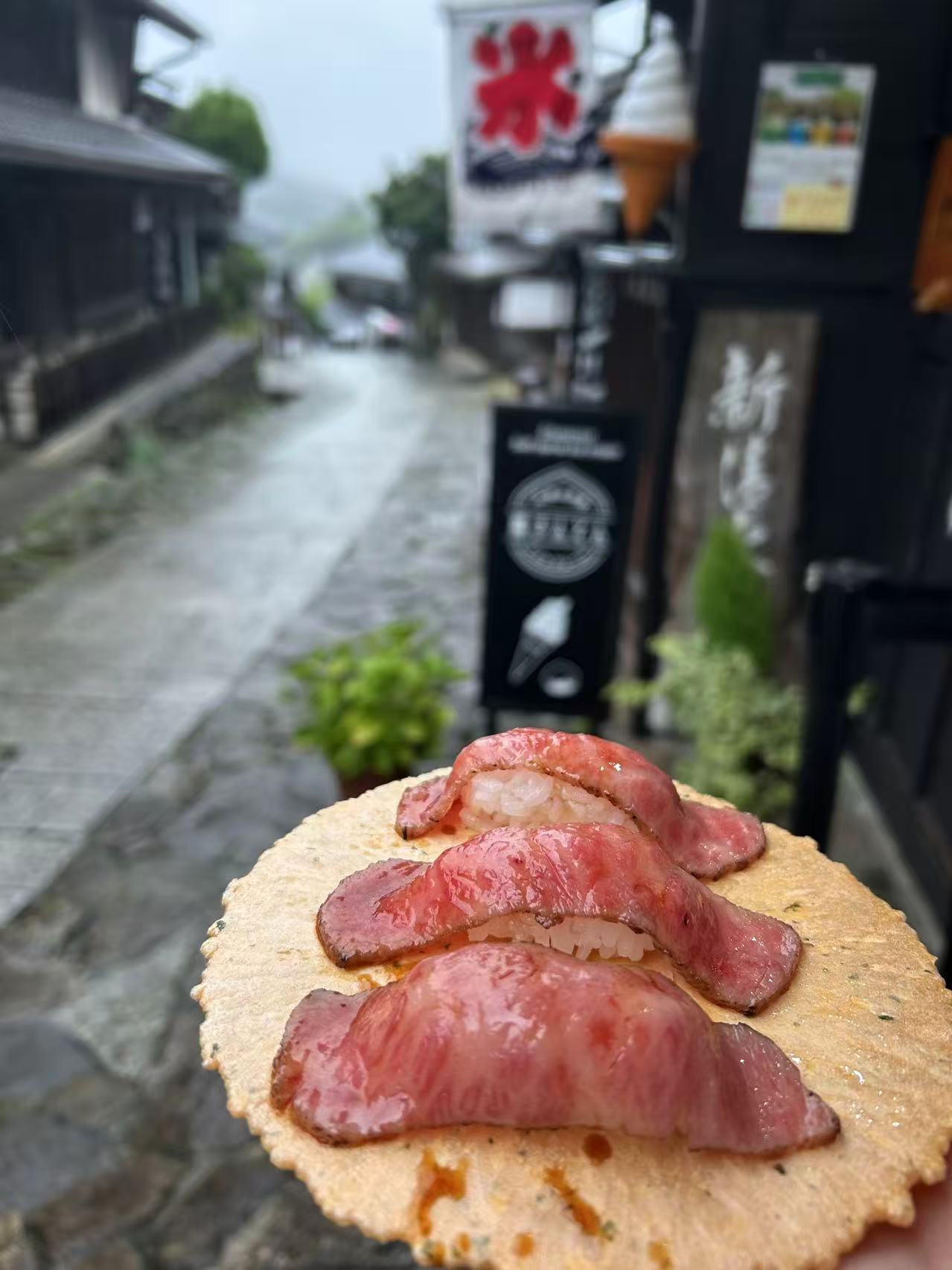 和高山白川鄉一樣的 飛騨和牛壽司