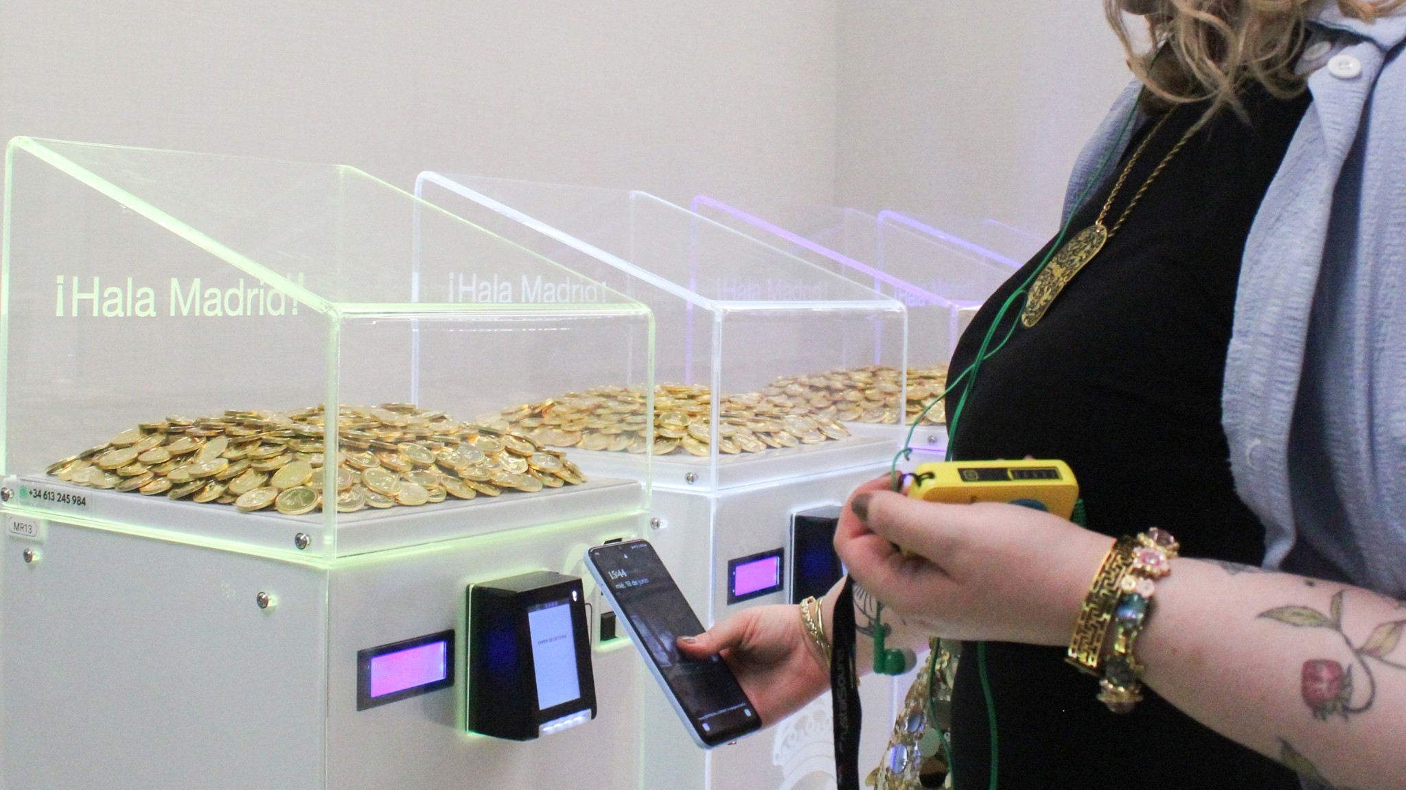 互動展覽通過現代化的展示方式,生動地展現了皇家馬德里(Real Madrid)一個世紀以來的輝煌歷史 互動展覽通過現代化的展示方式,生動地展現了皇家馬德里(Real Madrid)一個世紀以來的輝煌歷史