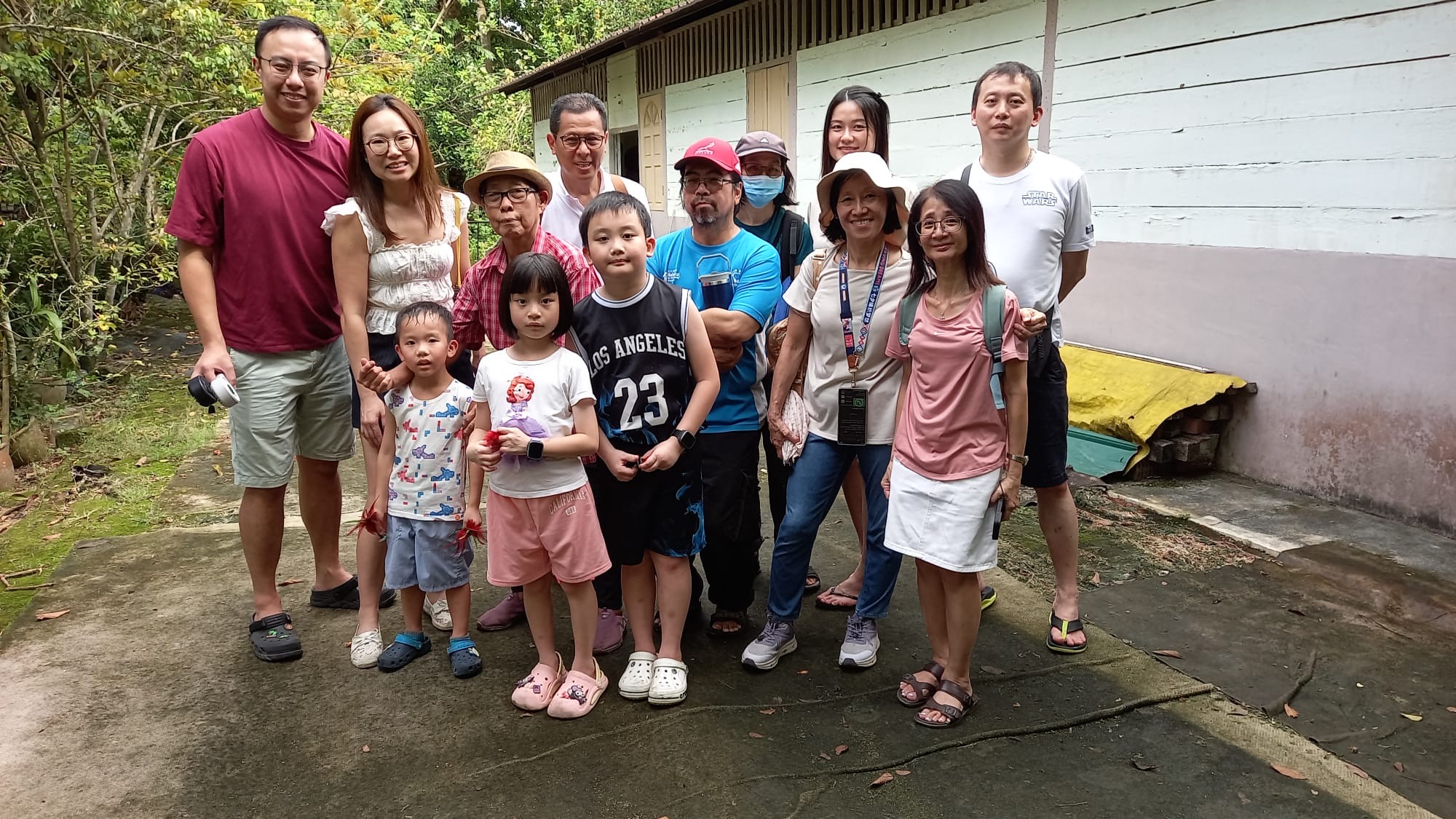 與村長合影留念