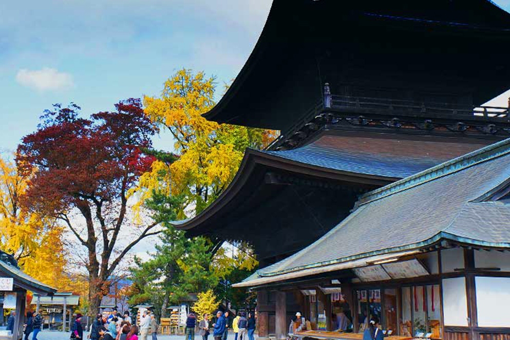 上色見熊野座神社 & 天巖戶 & 高千穗峽 & 阿蘇火山 & 黑川溫泉一日遊