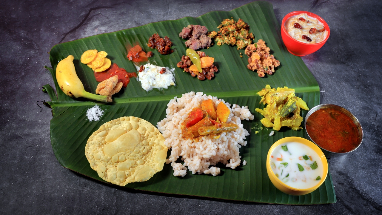 From Cochin: 3-Night/4-Day Kerala Tour with Houseboat
