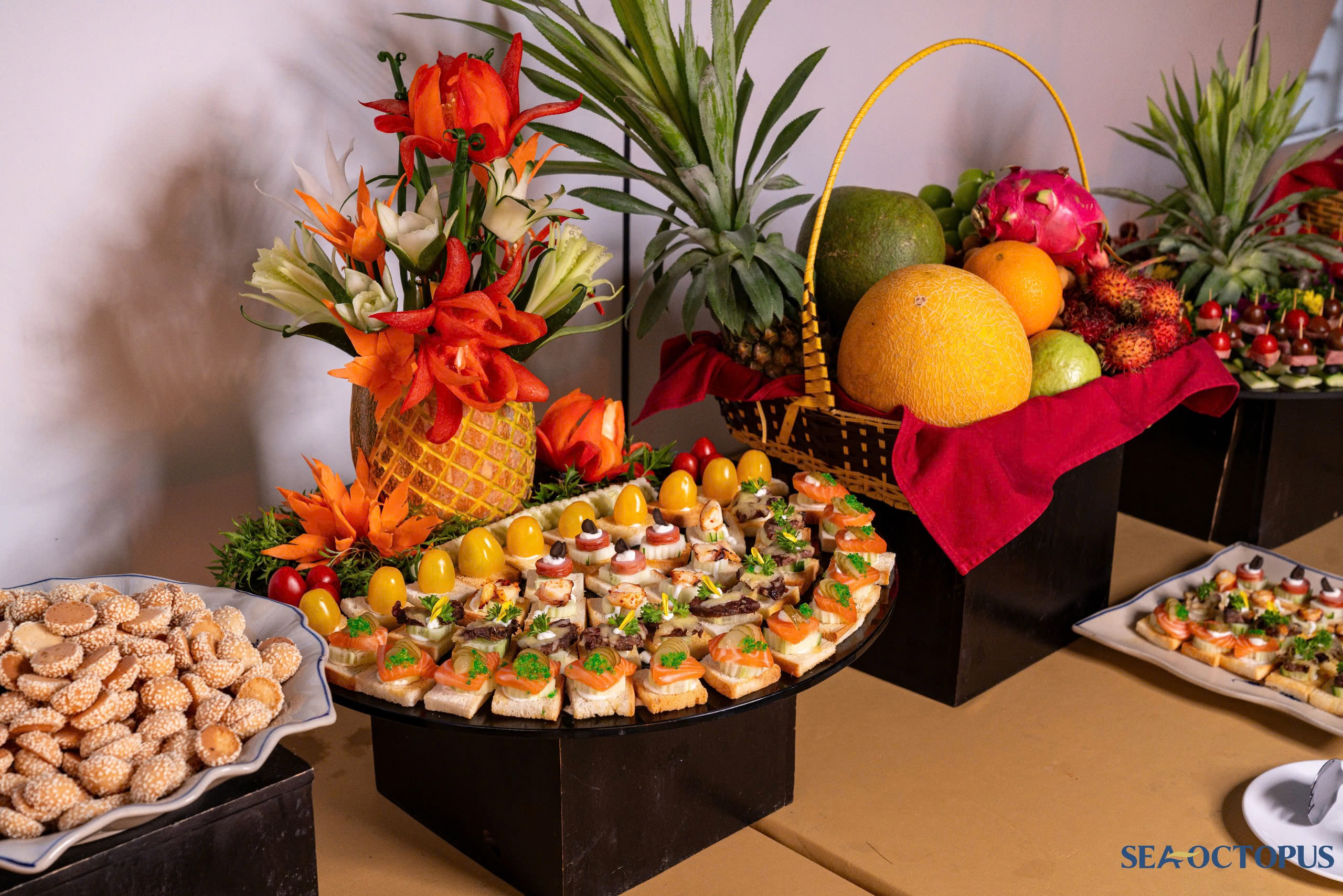 晚餐期間將有現場樂隊為您獻上美妙的音樂 晚餐期間將有現場樂隊為您獻上美妙的音樂