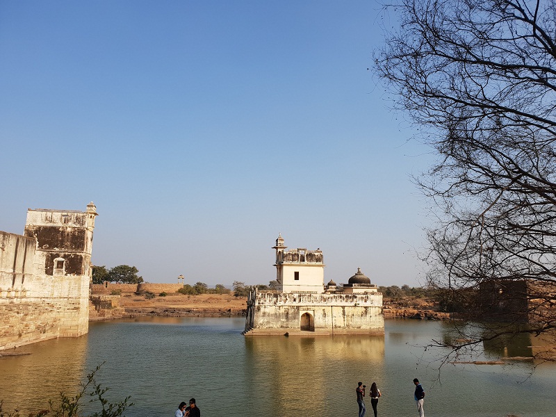 Explore Chittorgarh Fort and Pushkar With Jaipur Drop from Udaipur 