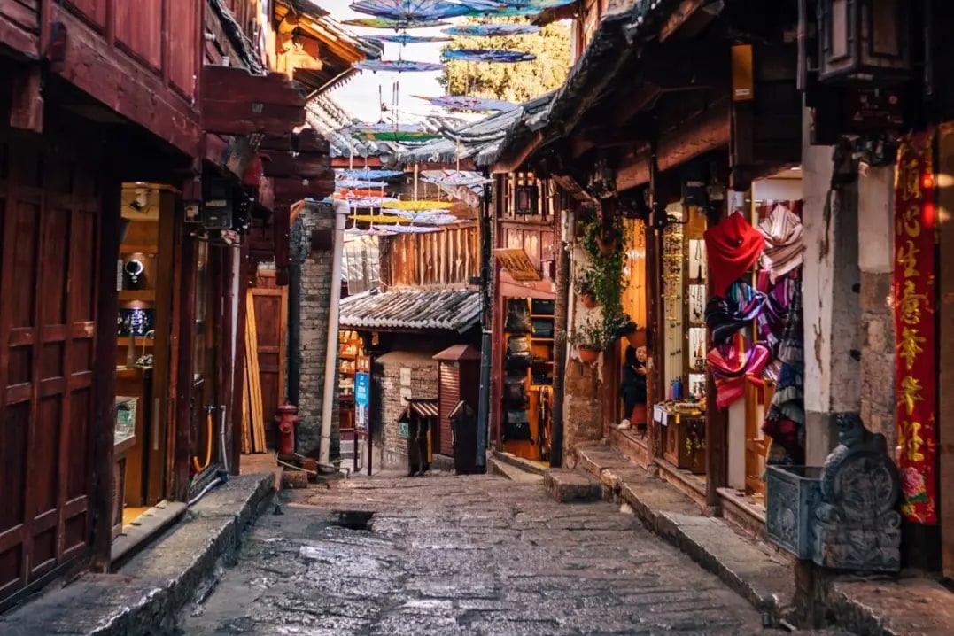 Day 6: Today is the day for the full-day event to end. You can arrange your own time flexibly. You can sleep until you wake up naturally and feel the sunshine in Lijiang's slow time. You can also get up early and go to Zhongyi Market to see the fireworks 