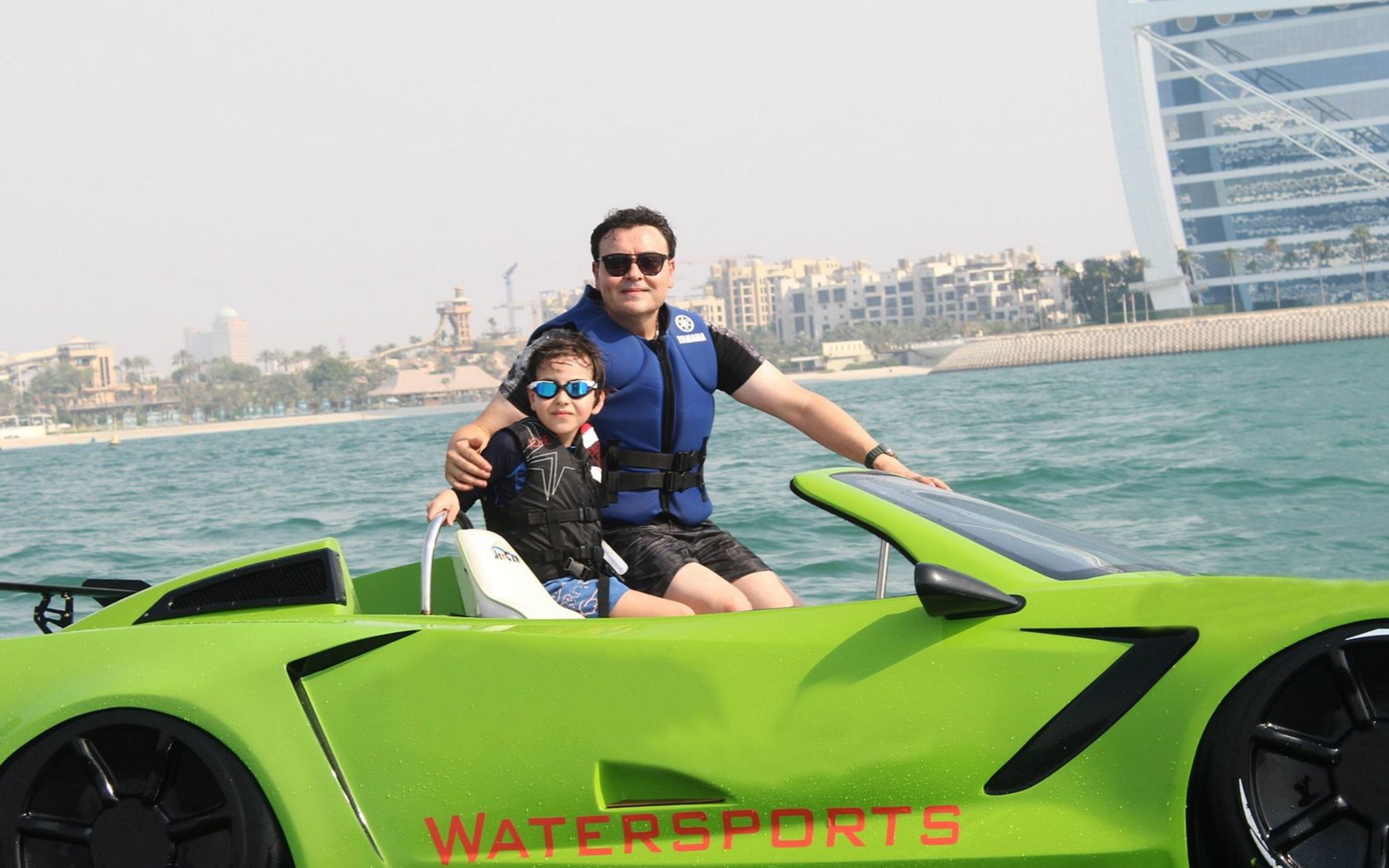 在水上享受高速樂趣，體驗迪拜最獨特的活動之一