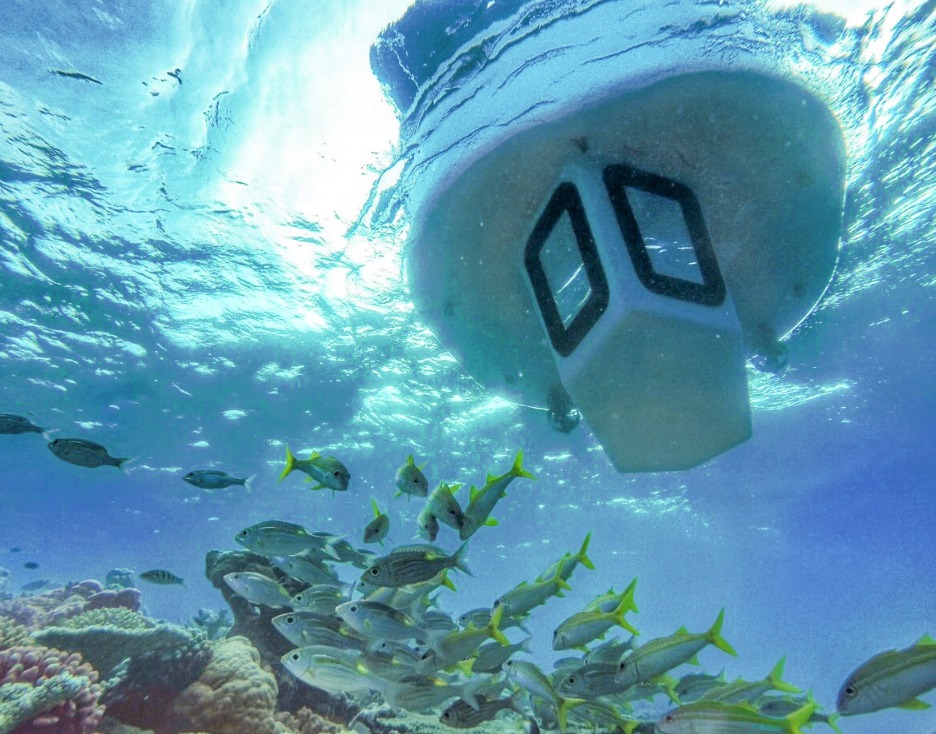 半潜水艦「ペンギン」 水中探索体験（済州）