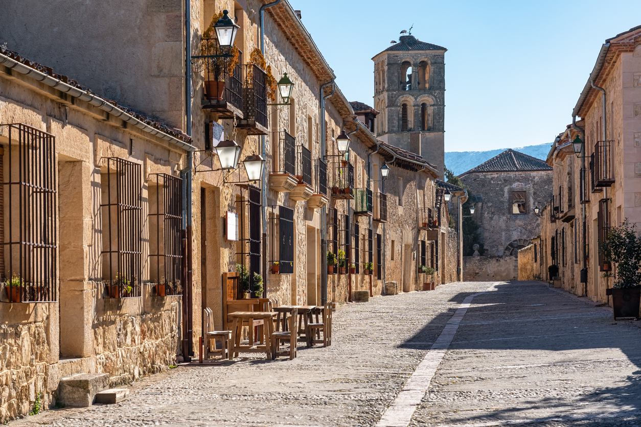 探索塞戈維亞 (Segovia) 和阿維拉 (Ávila) 的永恆奇蹟：從馬德里 (Madrid) 出發