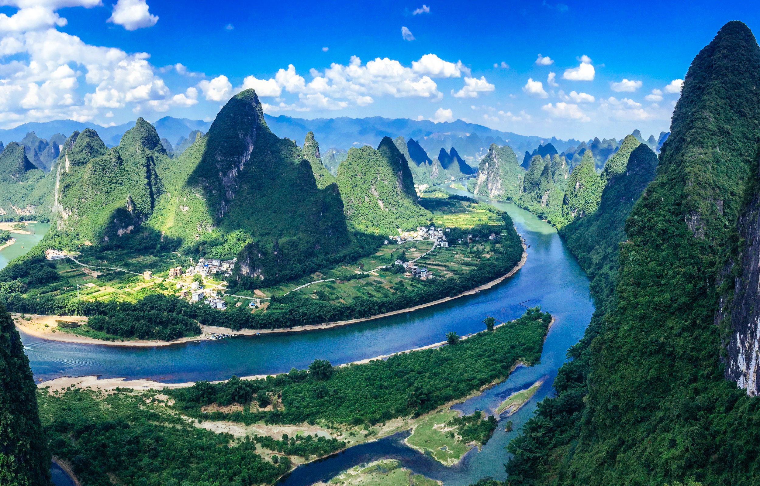 Guilin Li River Cruise & Yangshuo Xianggong Mountain Day Tour (Private Tour)