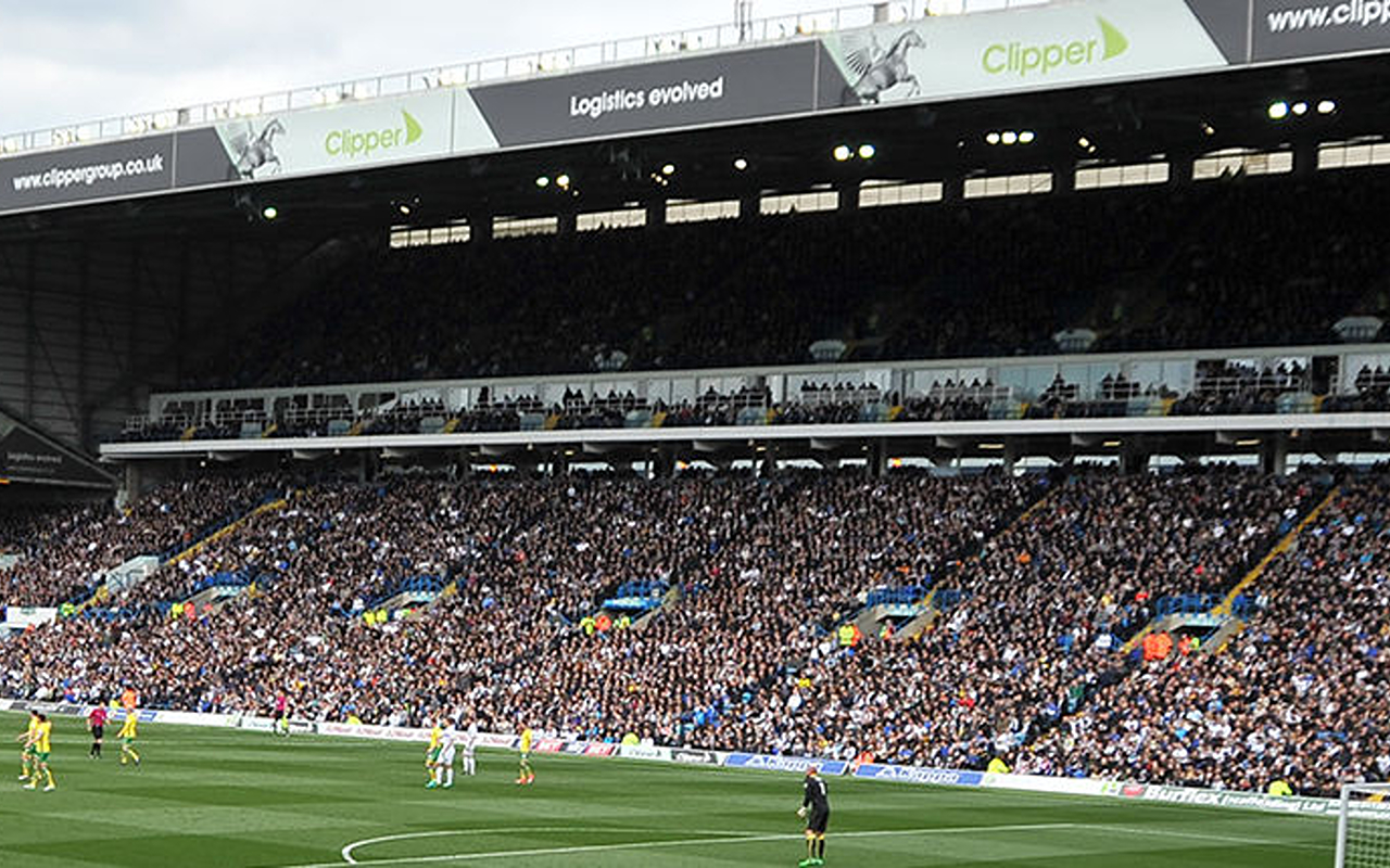 感受座無虛席的埃蘭路球場內，熱情球迷的吶喊聲