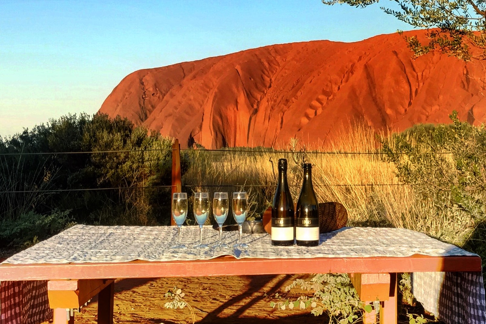 Small Group Uluru Sunset & Sparkling Experience