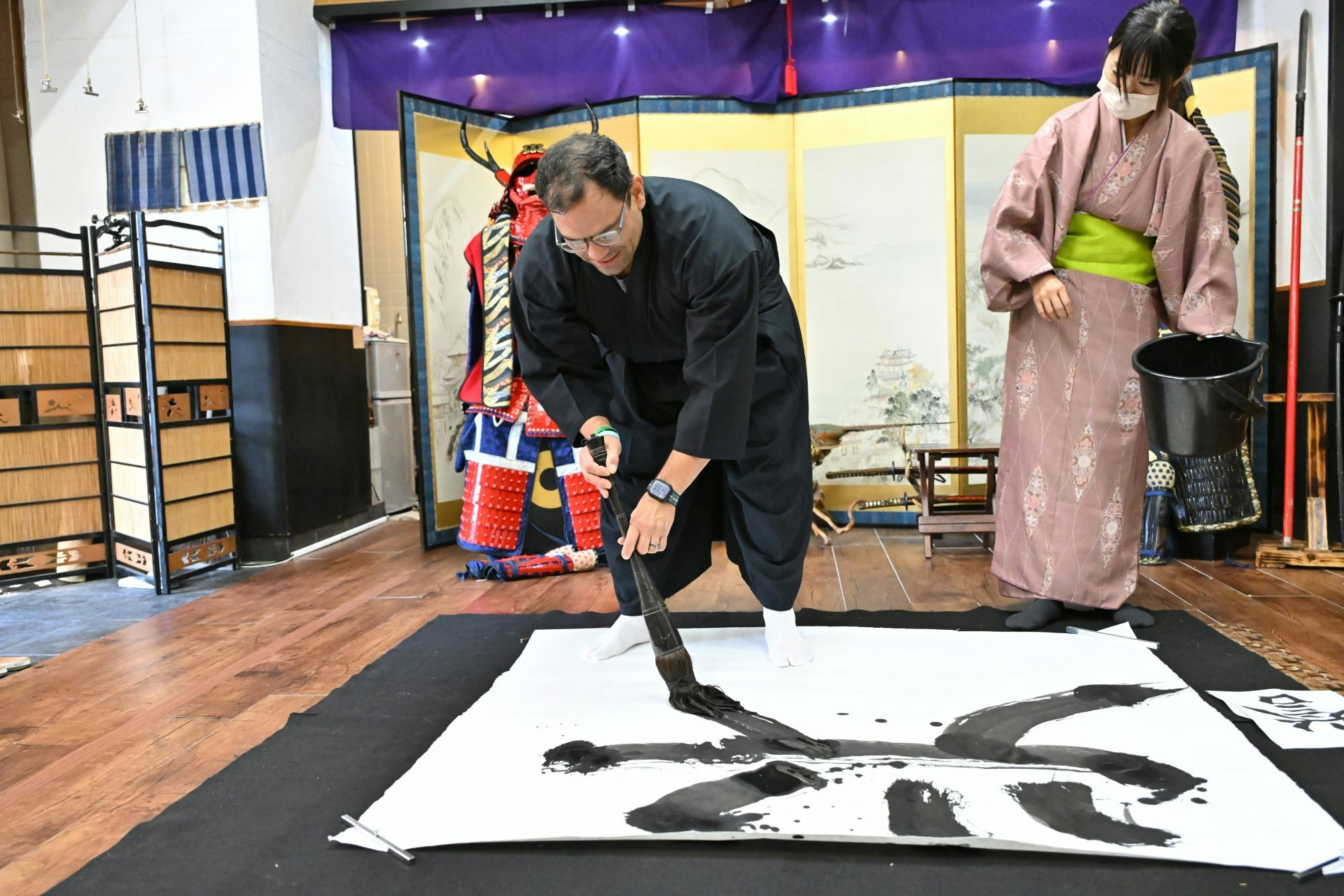 在大阪城附近體驗武士道與禪文化，並可拍照留念