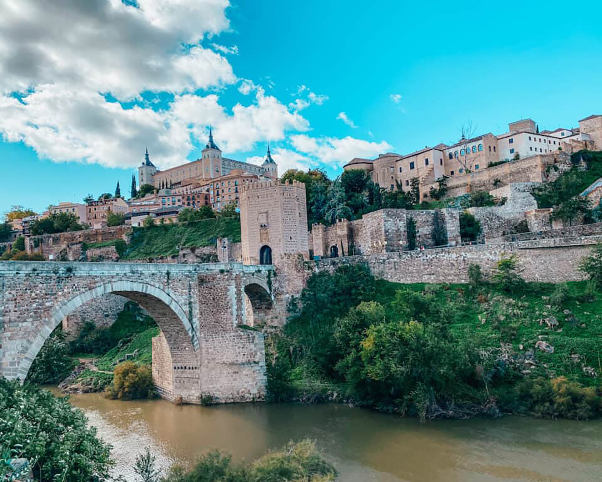 Segovia & Toledo: Madrid Departure Tour with Alcázar Visit