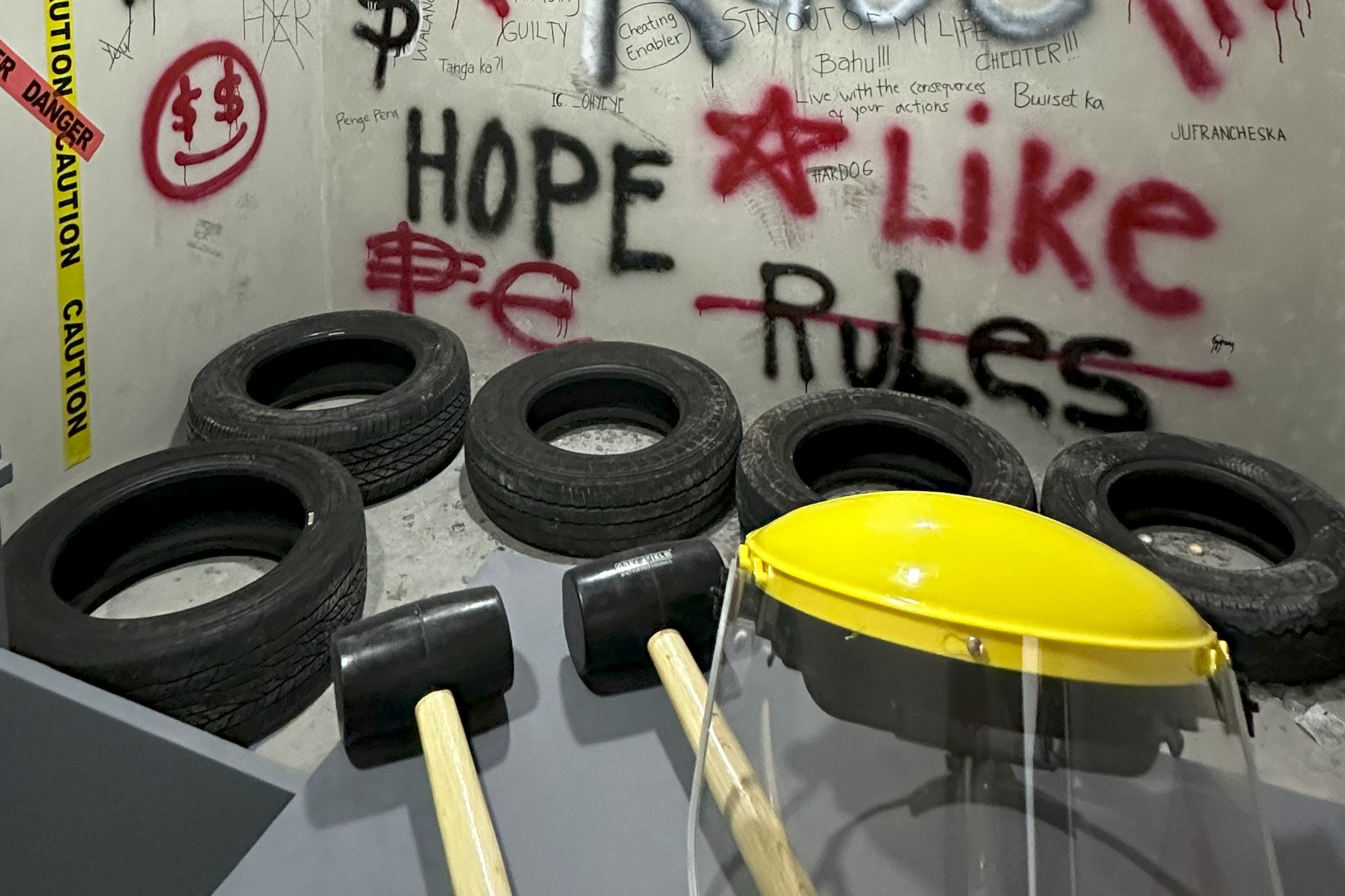 馬尼拉憤怒屋體驗 (The Rage Room Experience in Manila)
