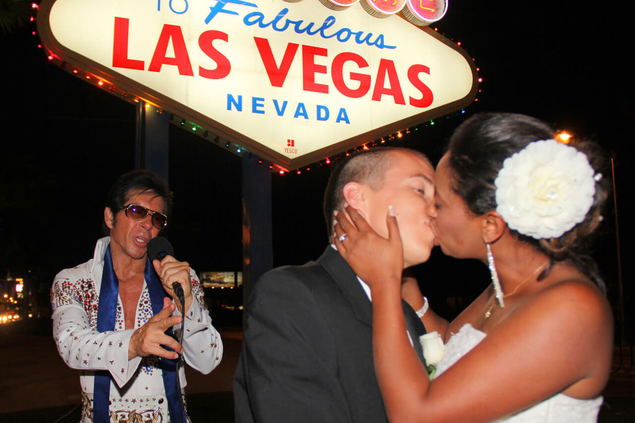 Elvis Romance Wedding Experience in Las Vegas