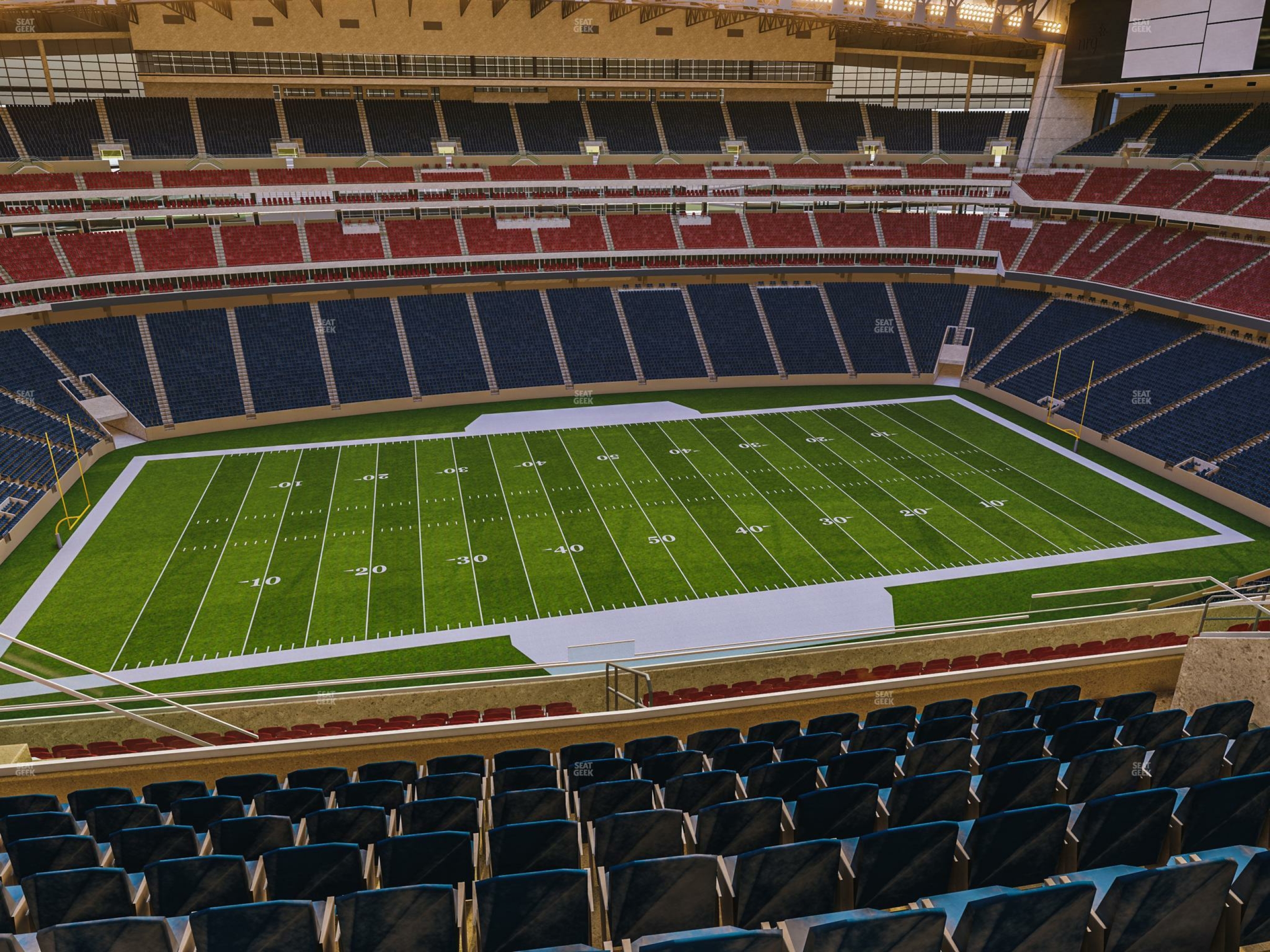 寬敞的上層座位，讓您盡覽球場完美對稱的視野，以及令人屏息的全景風光