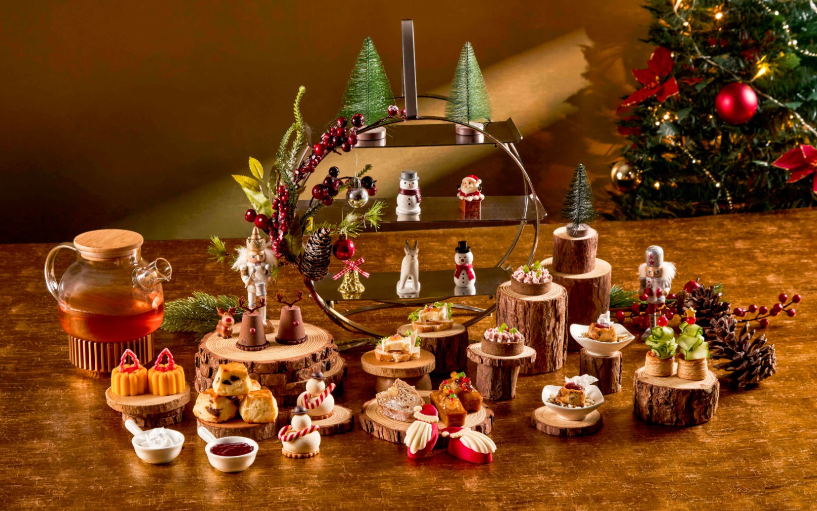 Crossroads Bar at Paradox Singapore