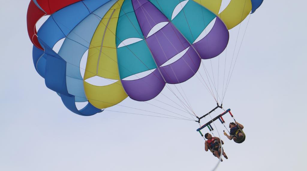 Parasailing in Gold Coast