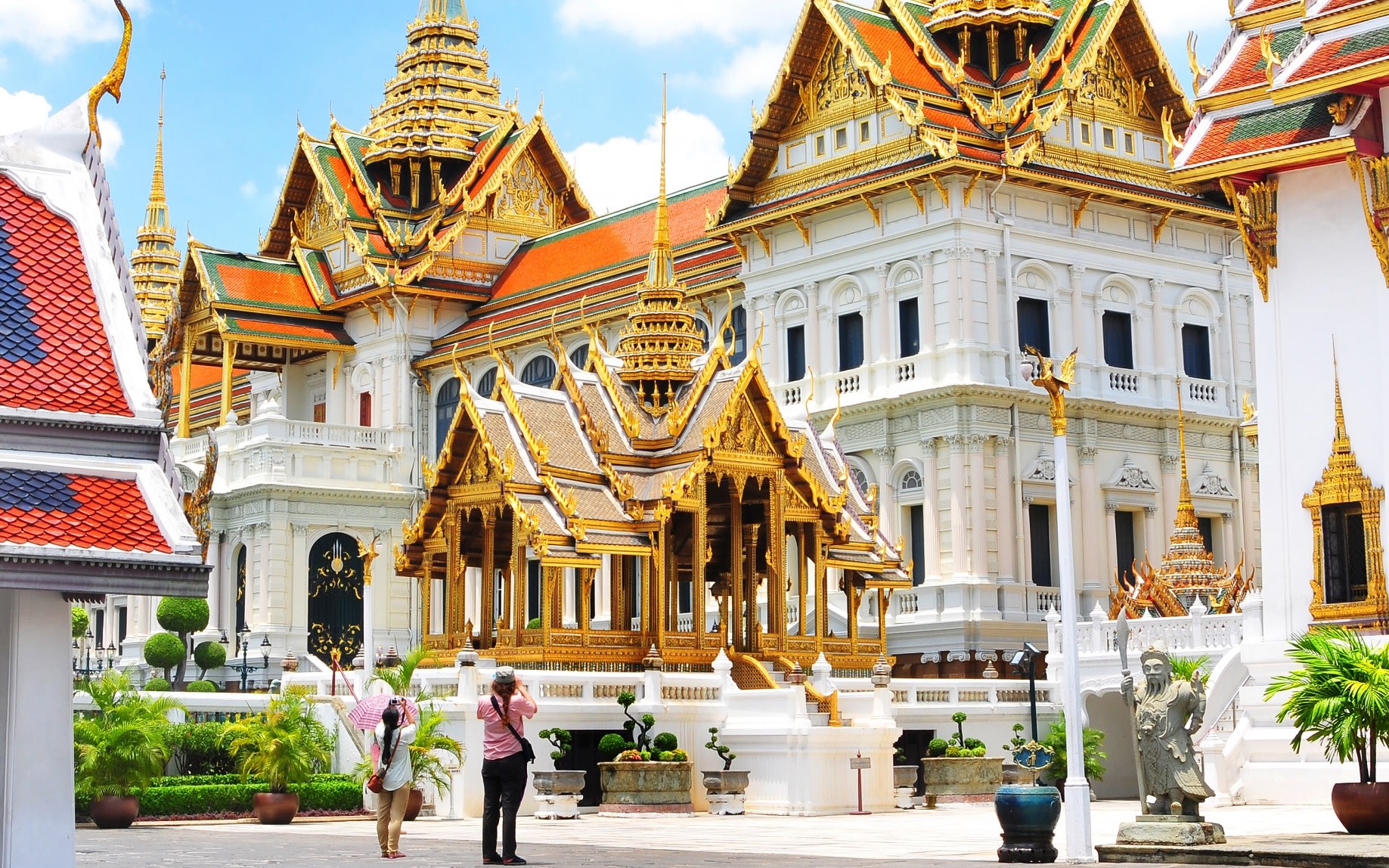 Bangkok Grand Palace & Wat Phra Kaew Guided Walking Tour