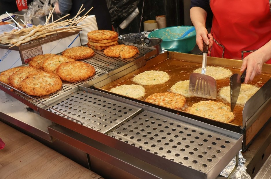 Night Market Food Tour at Gwangjang Market