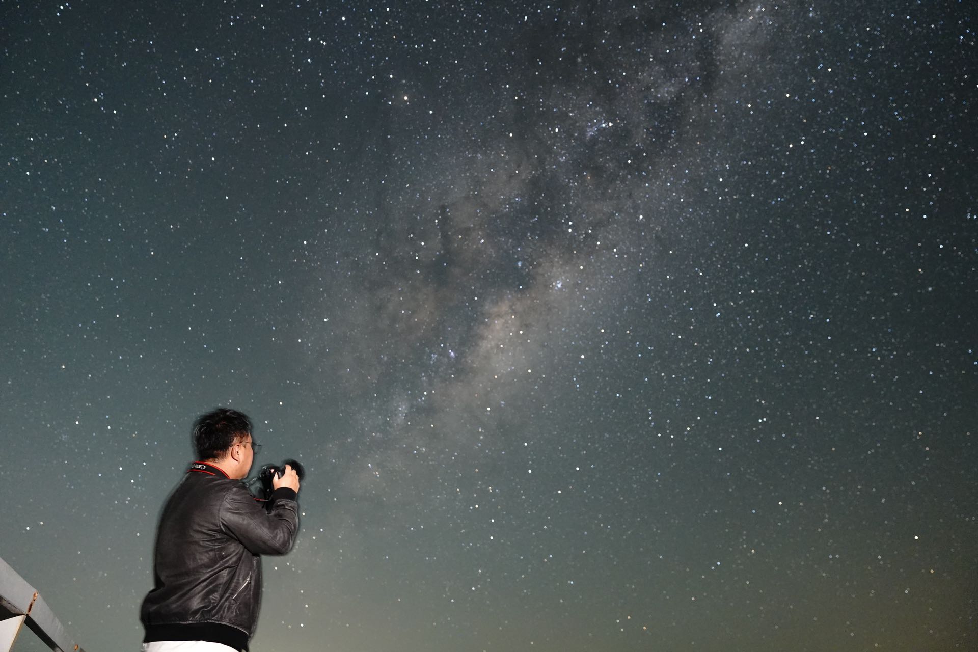 Join a paid stargazing photography tour and witness the breathtaking Milky Way!