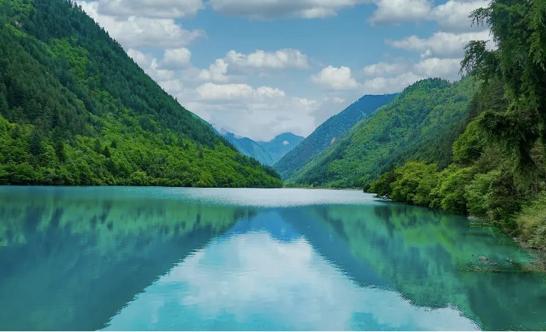 四川成都九寨溝+黃龍風景名勝區2日1晚遊（2-8人小團，含高鐵往返，多酒店可選）