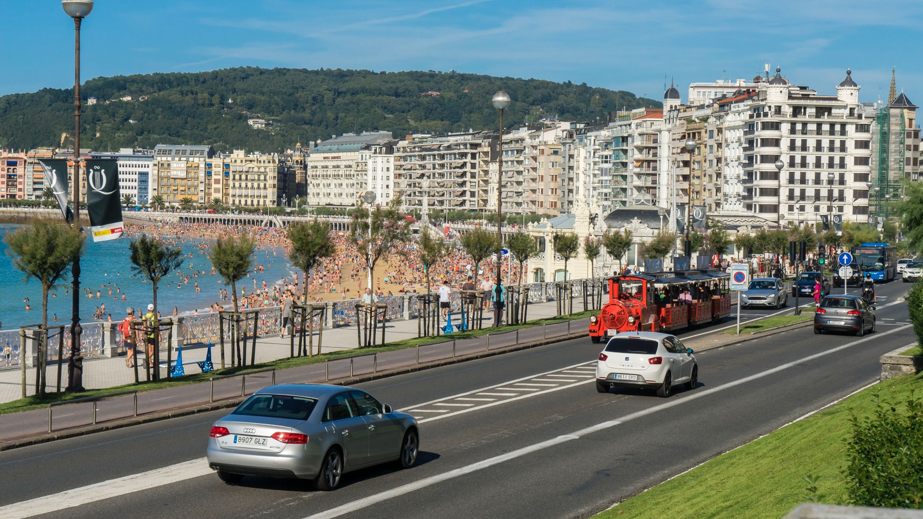 聖塞瓦斯蒂安隨上隨下城市觀光火車 (San Sebastian hop-on hop-off city tour train)