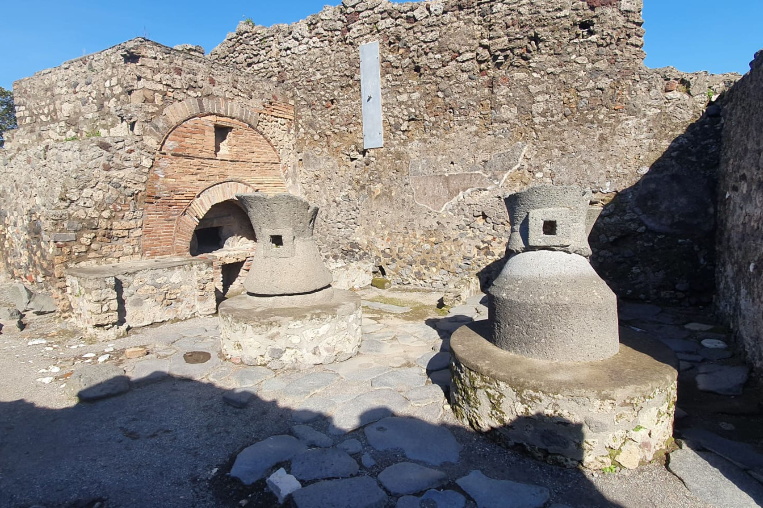 Pompeii and Mount Vesuvius Tour from Naples