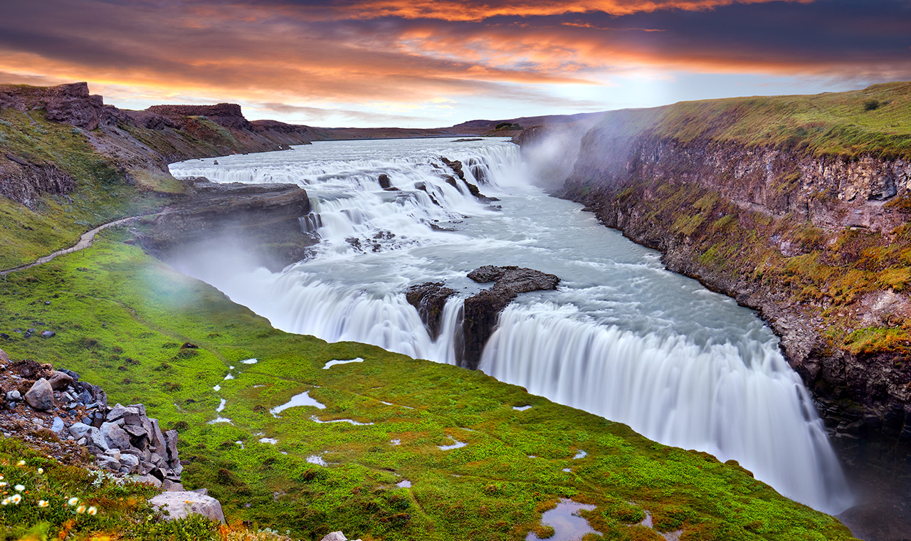 Iceland Golden Circle Blue Lagoon Day Tour: Crater Lake, Geyser, Golden Waterfall (including comfortable tickets)