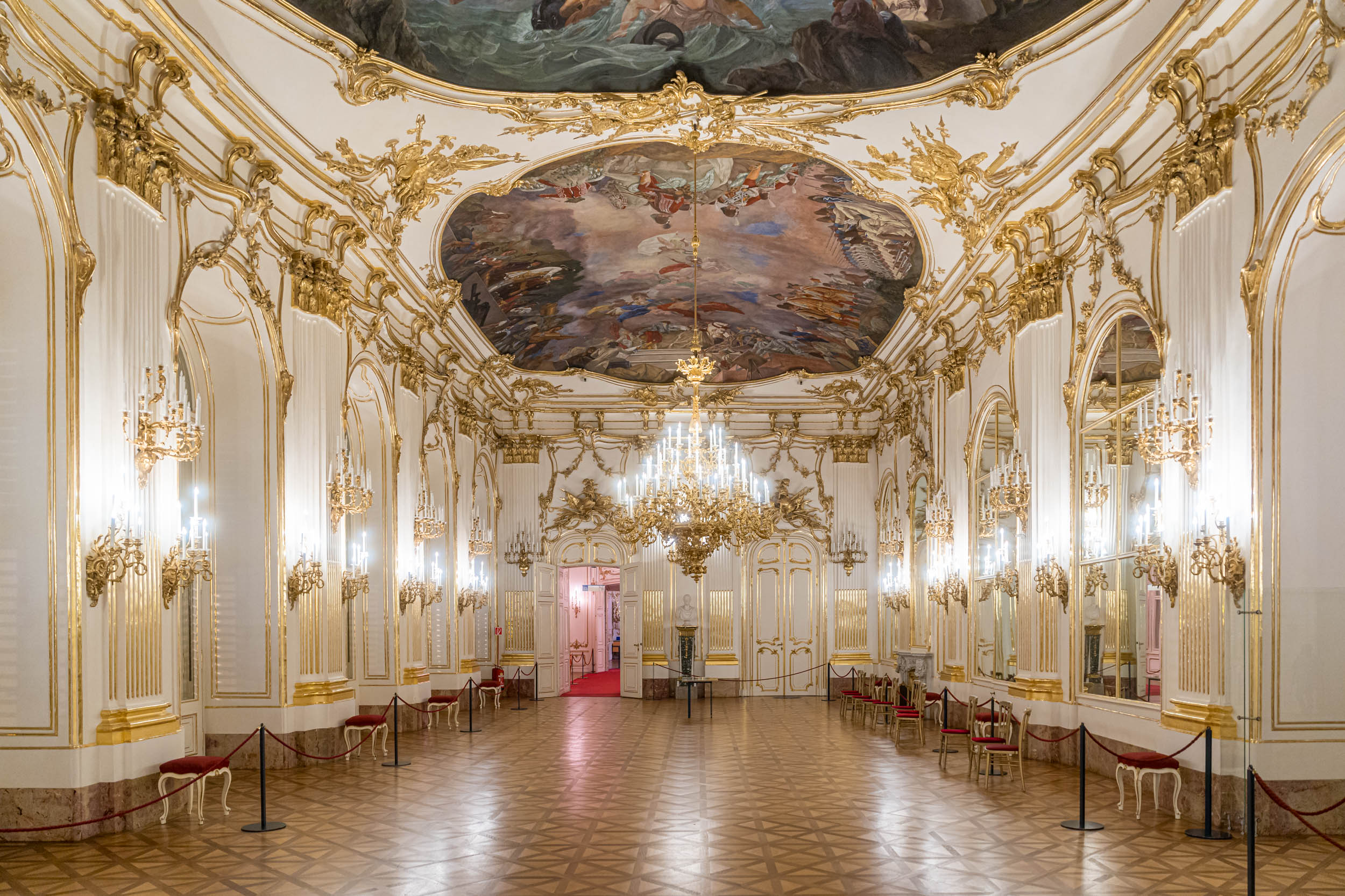 Vienna Schonbrunn Palace Trip Tour with Dinner and Concert