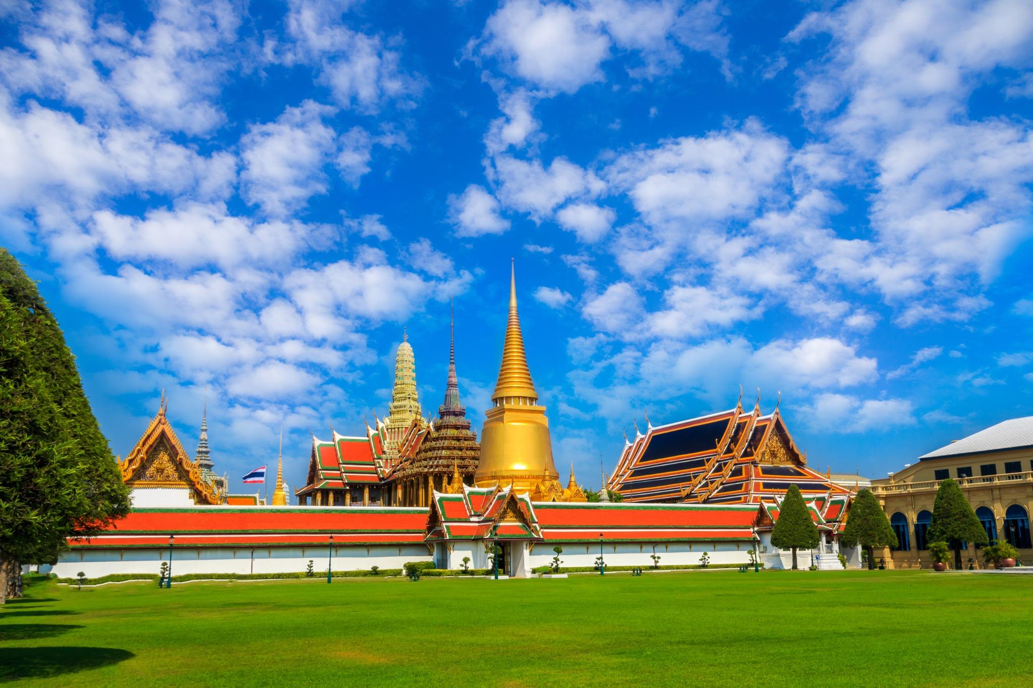 Bangkok Temple Tour: Grand Palace, Emerald Buddha, Wat Pho, Wat Arun