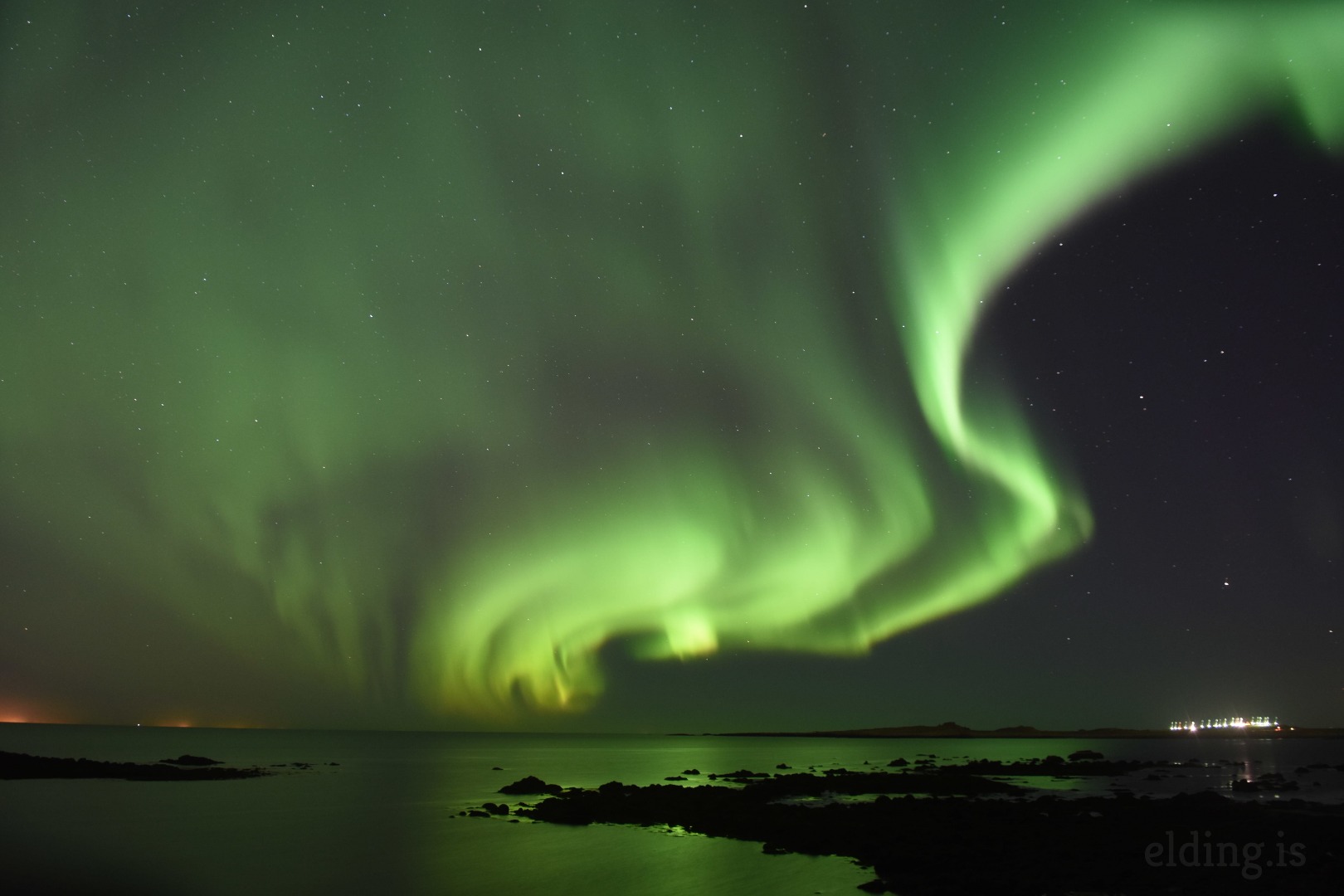 northern lights dancing in the sky