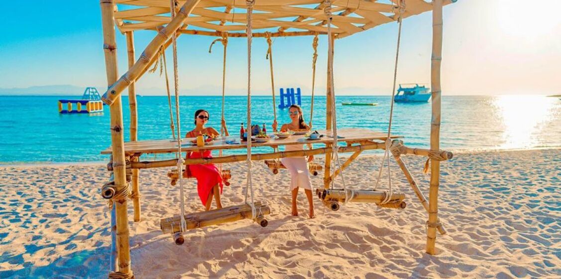 Paradise Hula Hula Island Adventure with Lunch From Hurghada