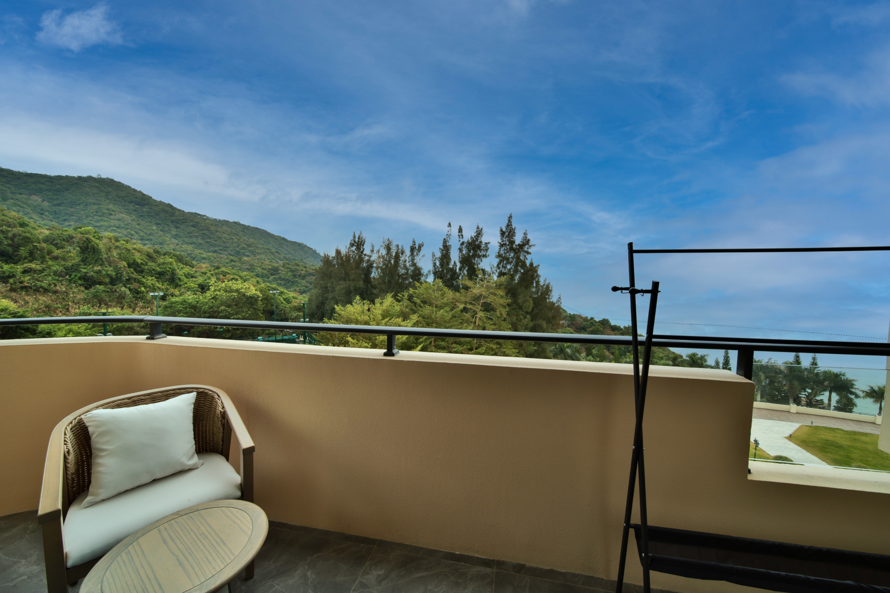 balcony