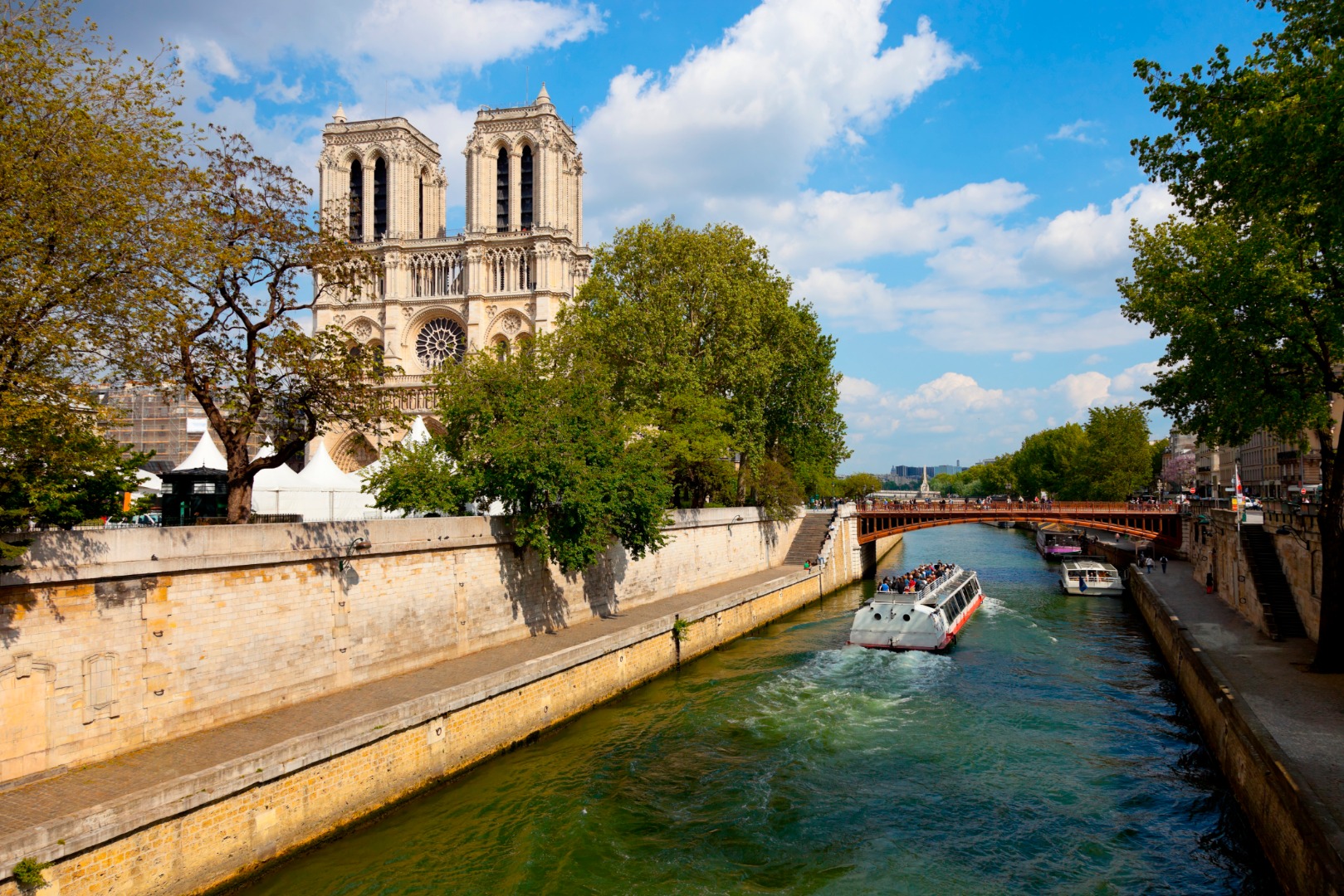 巴黎城市導覽、塞納河游船、艾非爾鐵塔午餐 + 免排隊通關