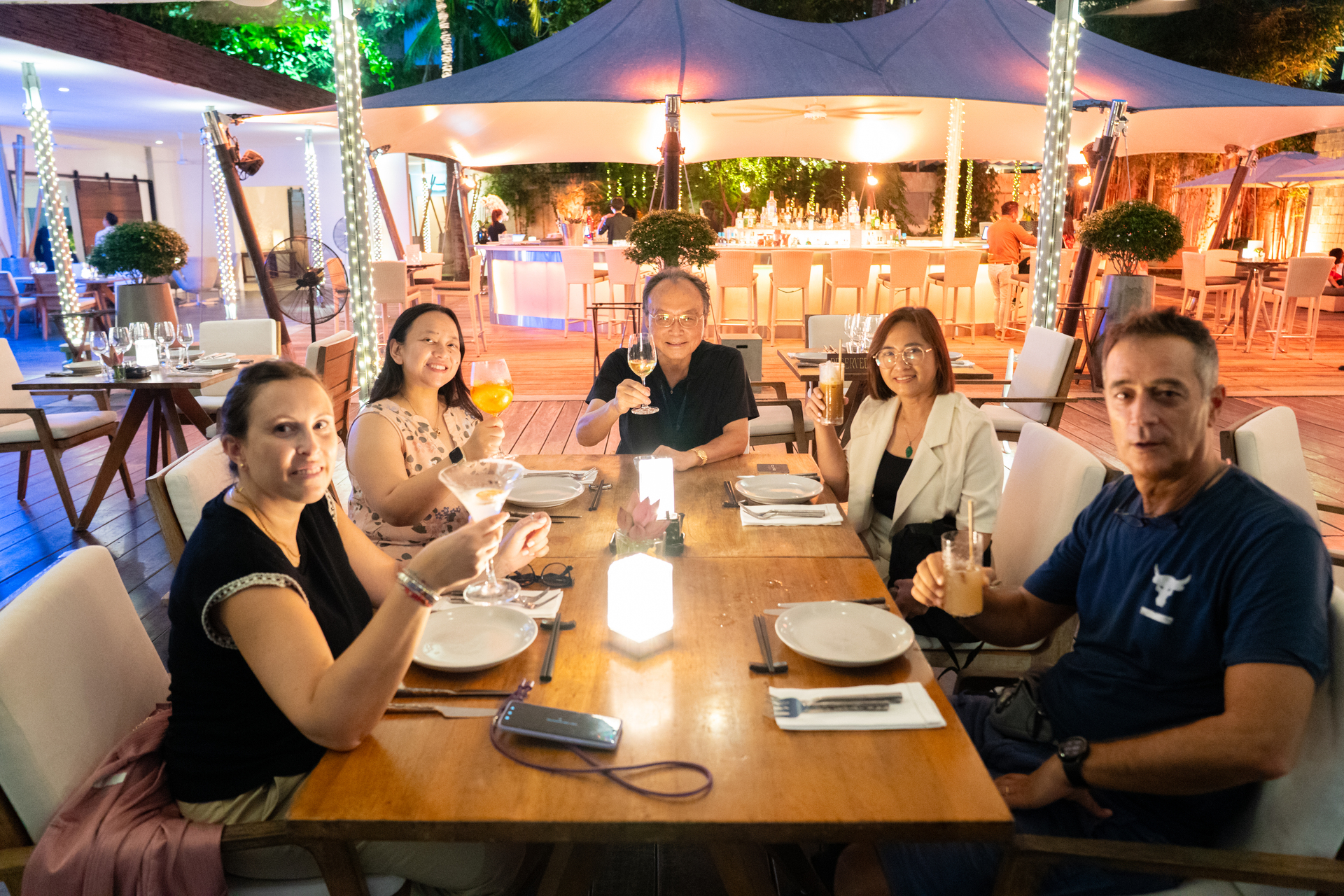 盡享一杯特調雞尾酒 盡享一杯特調雞尾酒