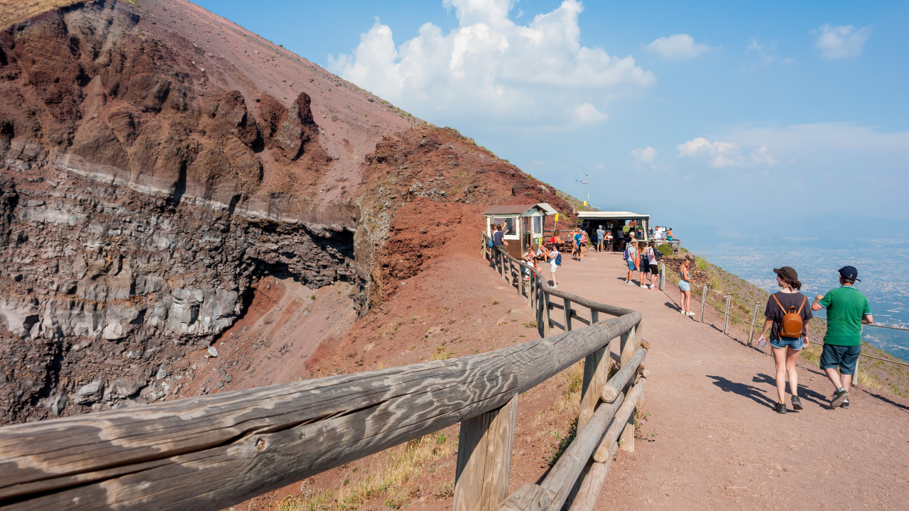 龐貝與維蘇威火山含午餐羅馬一日遊
