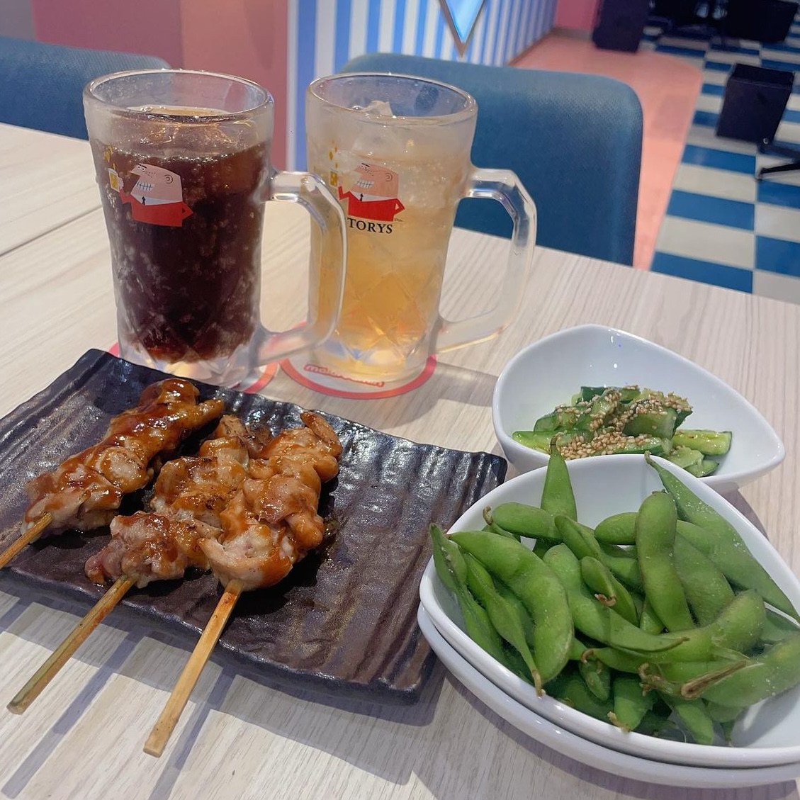 我們還提供各種酒吧和居酒屋（Japanese-style pub）菜單！盡情享用經典日式小吃！