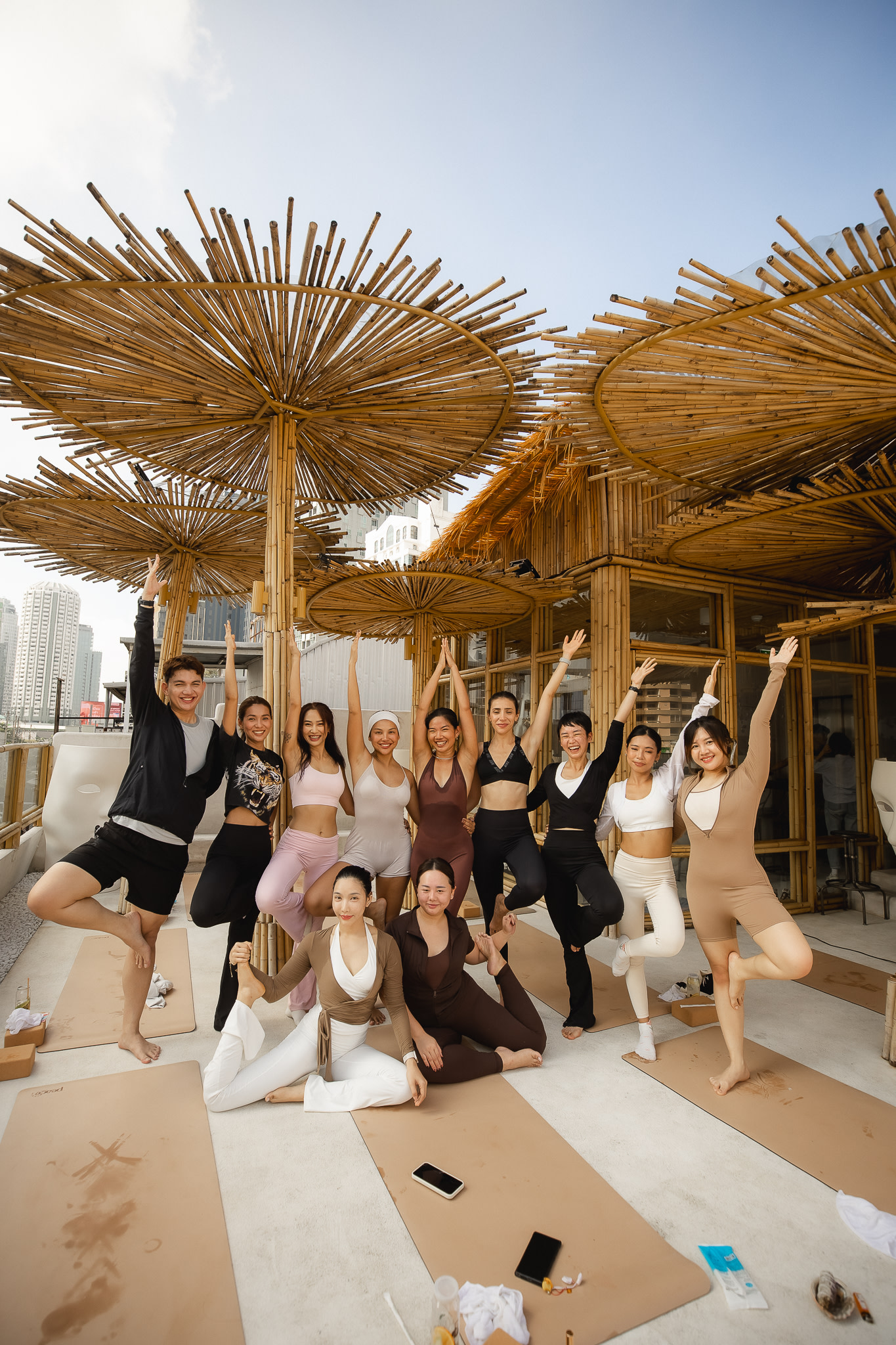 Йога на крыше от Lucca в Тхонглоре, Бангкок