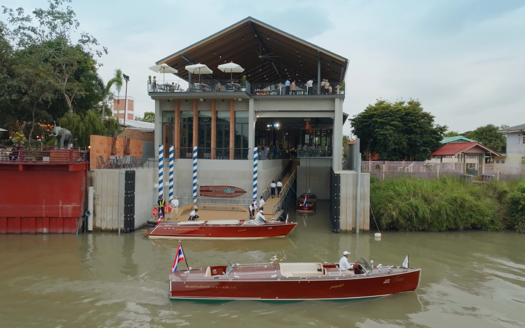World Heritage Ayutthaya Tour with Luxury Mahogany Boat Cruise