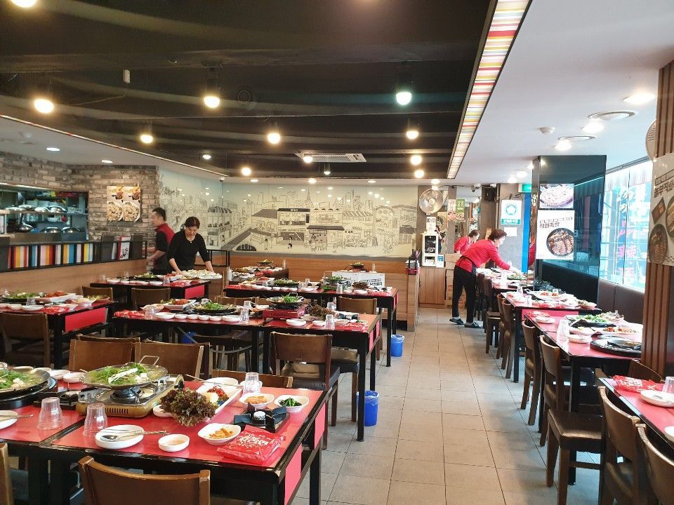 樂伯部隊鍋&樂伯菜包肉 (乙支路6街店)