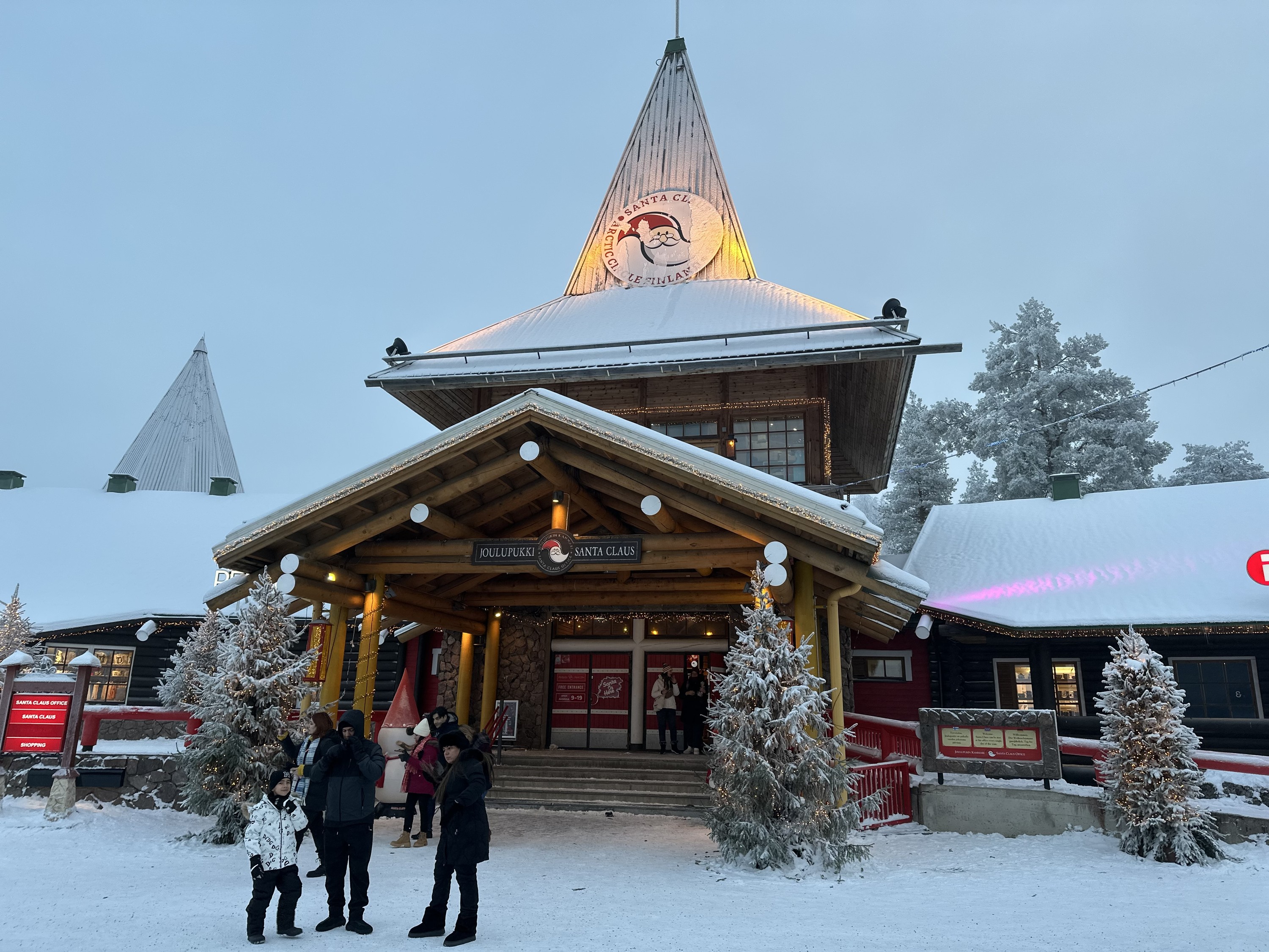Laplandning Eng Zo‘r Kombosi, Santa bilan Uchrashuv, Bo‘ri va Husky Safari